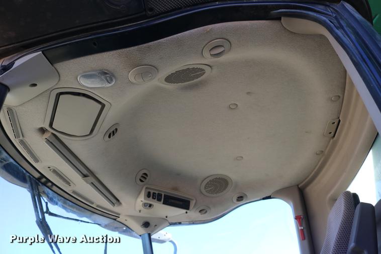 image for item BK9258 2013 John Deere S670 STS combine