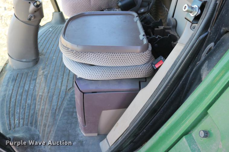 image for item BK9258 2013 John Deere S670 STS combine