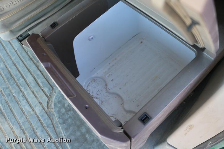 image for item BK9258 2013 John Deere S670 STS combine