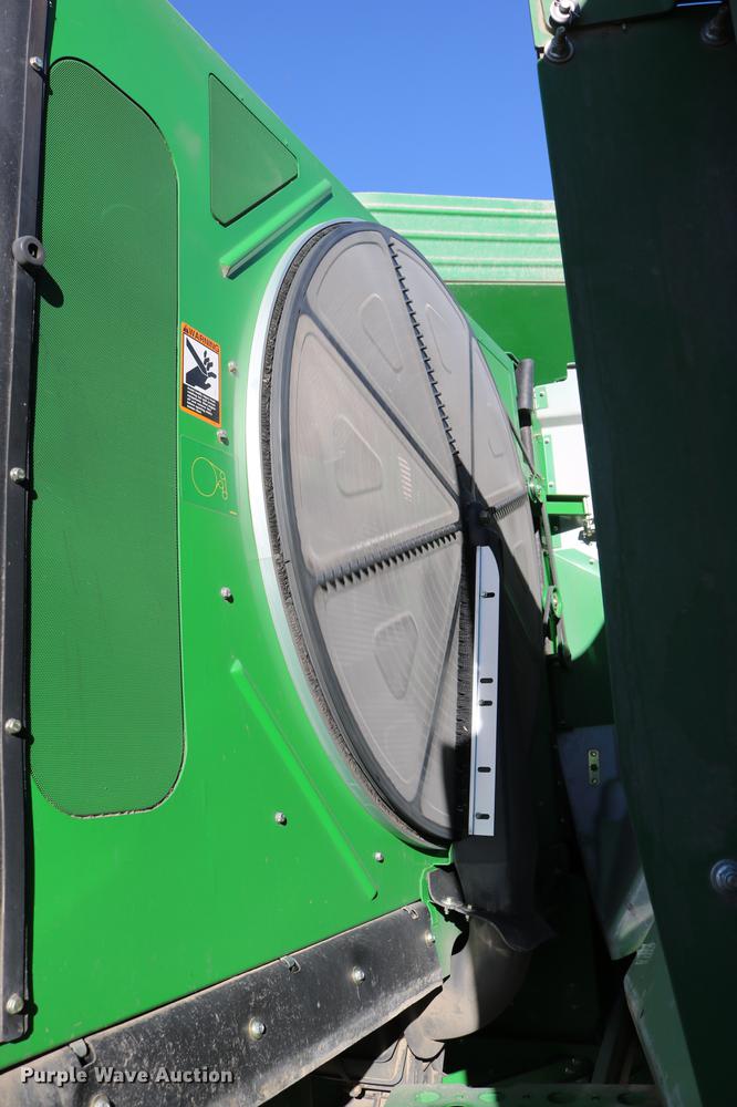 image for item BK9258 2013 John Deere S670 STS combine