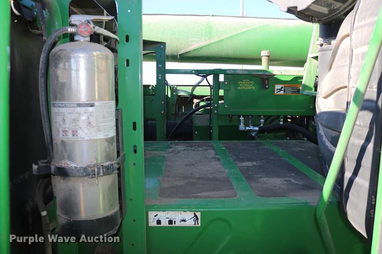 image for item BK9258 2013 John Deere S670 STS combine