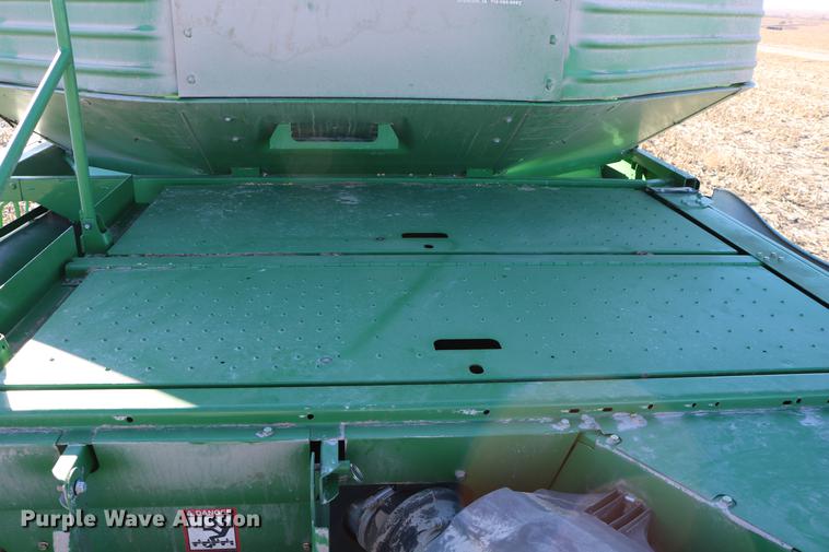 image for item BK9258 2013 John Deere S670 STS combine
