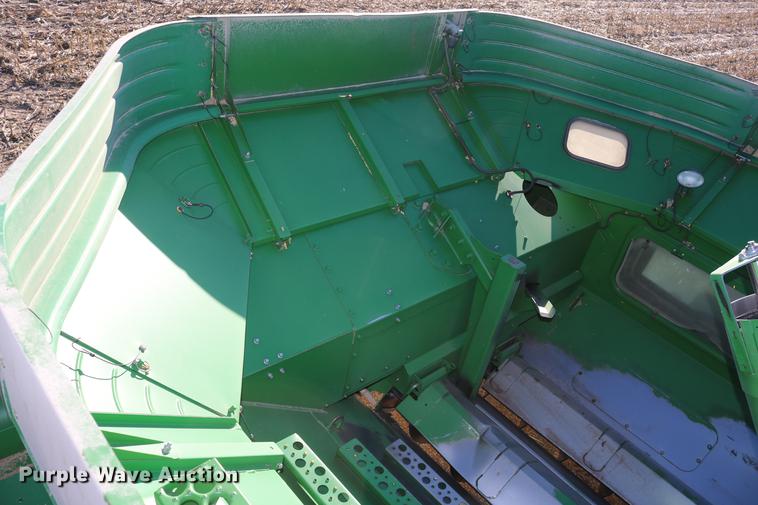 image for item BK9258 2013 John Deere S670 STS combine