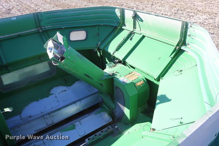 image for item BK9258 2013 John Deere S670 STS combine