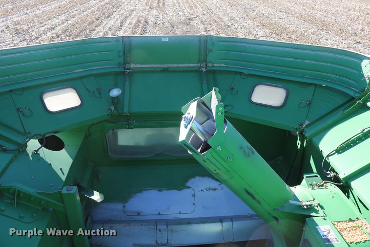 image for item BK9258 2013 John Deere S670 STS combine