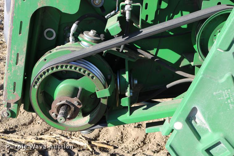 image for item BK9258 2013 John Deere S670 STS combine