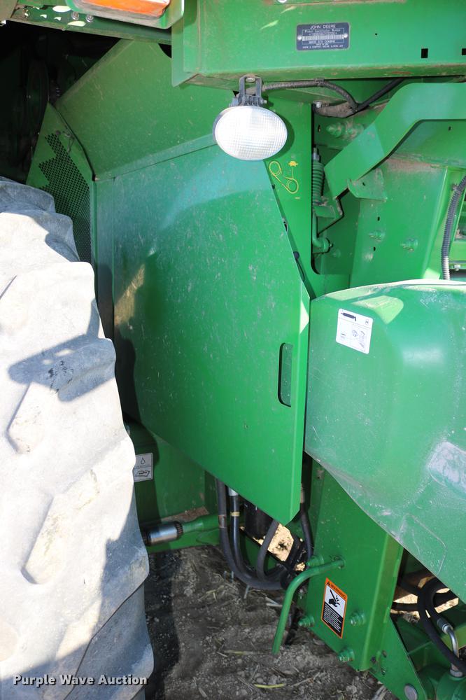 image for item BK9258 2013 John Deere S670 STS combine