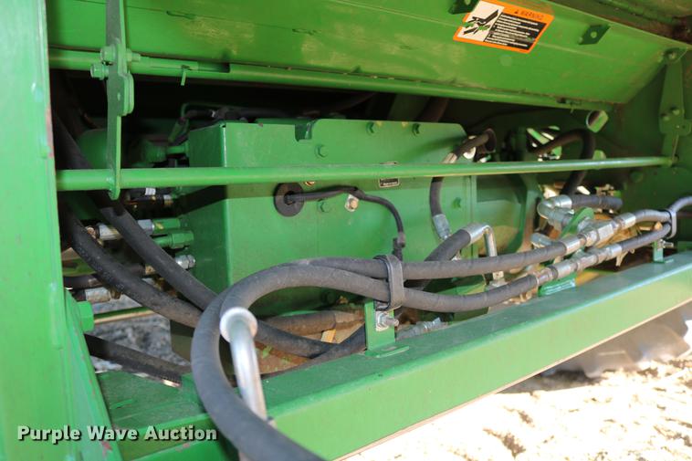 image for item BK9258 2013 John Deere S670 STS combine