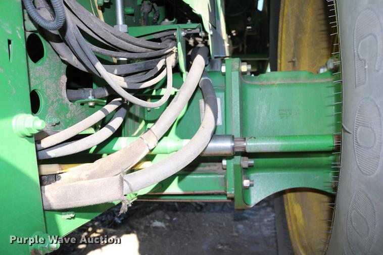 image for item BK9258 2013 John Deere S670 STS combine