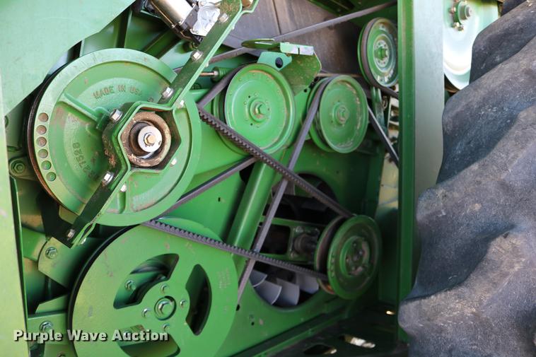 image for item BK9258 2013 John Deere S670 STS combine