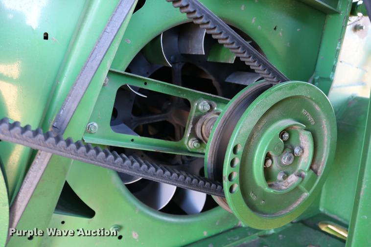 image for item BK9258 2013 John Deere S670 STS combine