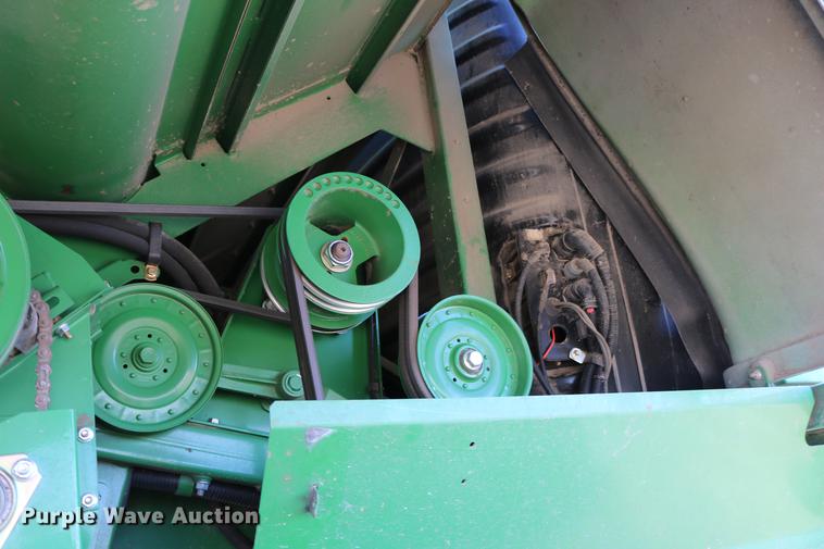 image for item BK9258 2013 John Deere S670 STS combine