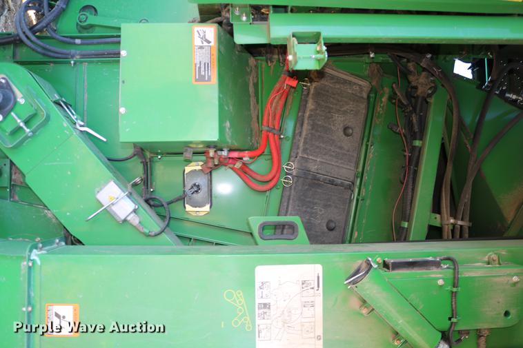 image for item BK9258 2013 John Deere S670 STS combine