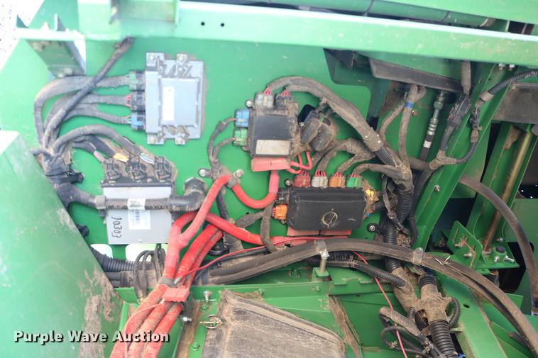 image for item BK9258 2013 John Deere S670 STS combine
