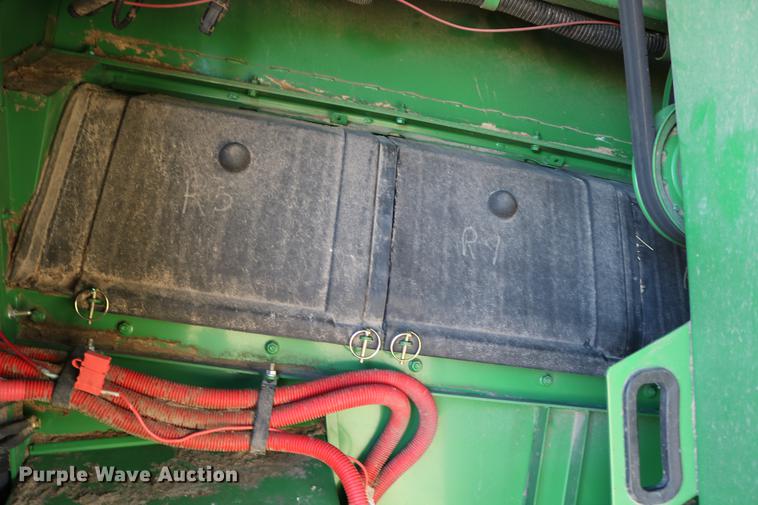 image for item BK9258 2013 John Deere S670 STS combine