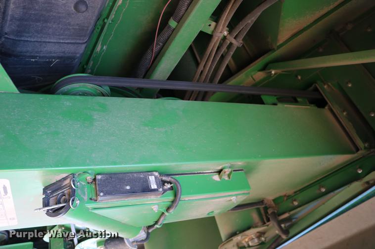 image for item BK9258 2013 John Deere S670 STS combine