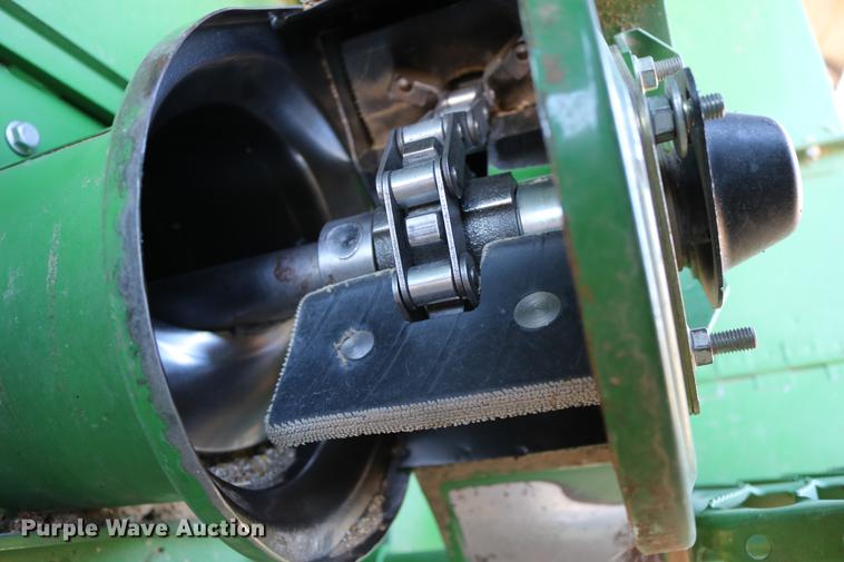 image for item BK9258 2013 John Deere S670 STS combine