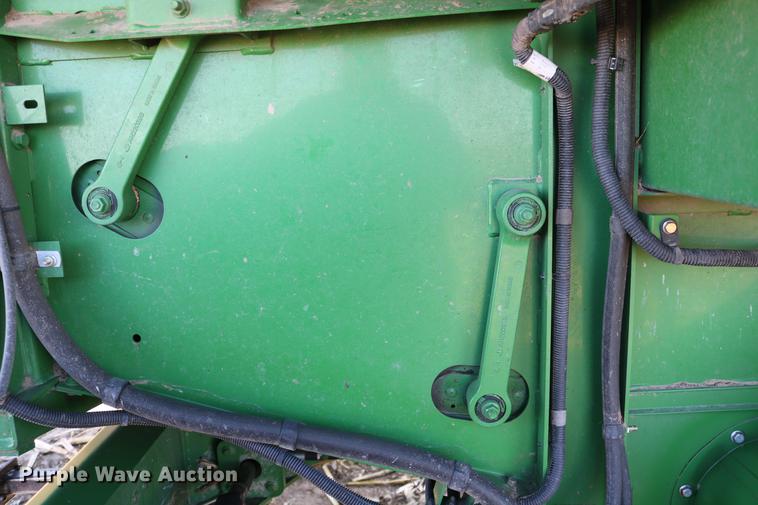 image for item BK9258 2013 John Deere S670 STS combine