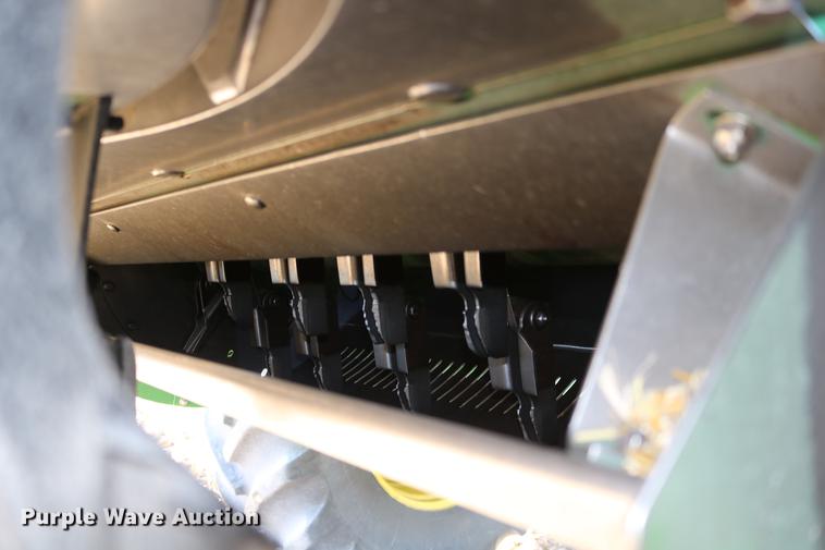 image for item BK9258 2013 John Deere S670 STS combine