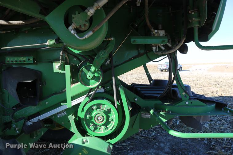 image for item BK9258 2013 John Deere S670 STS combine