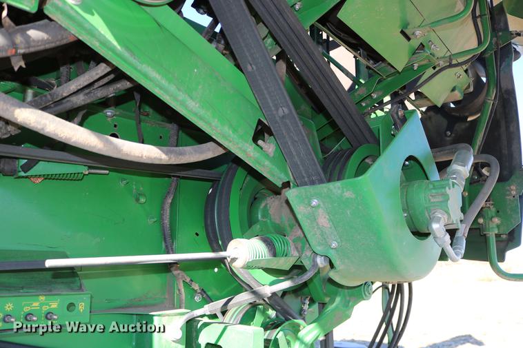 image for item BK9258 2013 John Deere S670 STS combine
