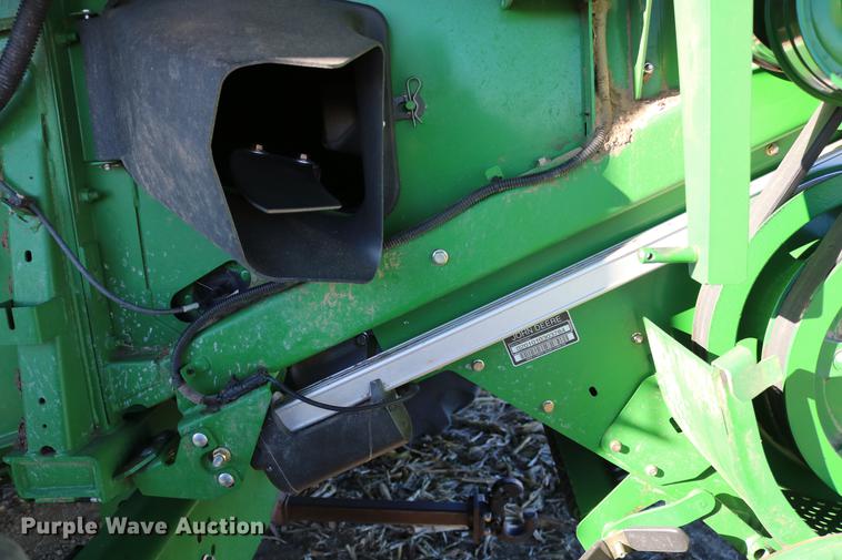 image for item BK9258 2013 John Deere S670 STS combine