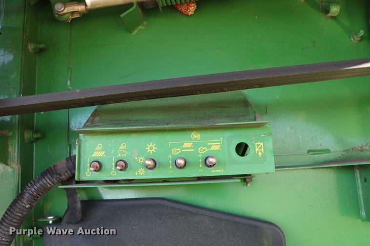 image for item BK9258 2013 John Deere S670 STS combine