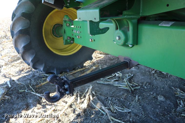 image for item BK9258 2013 John Deere S670 STS combine