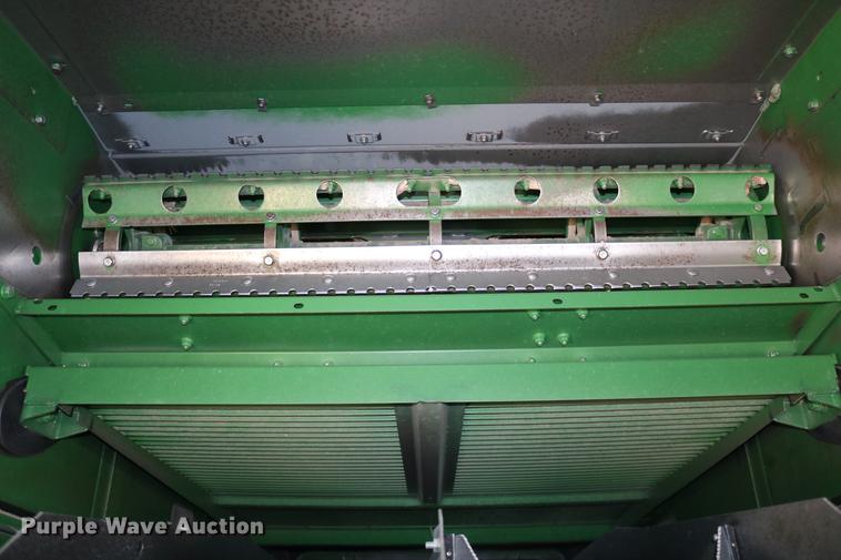 image for item BK9258 2013 John Deere S670 STS combine