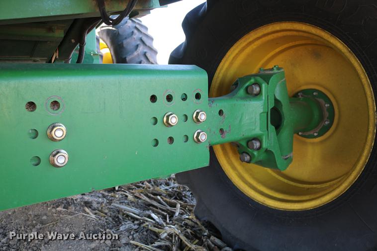 image for item BK9258 2013 John Deere S670 STS combine