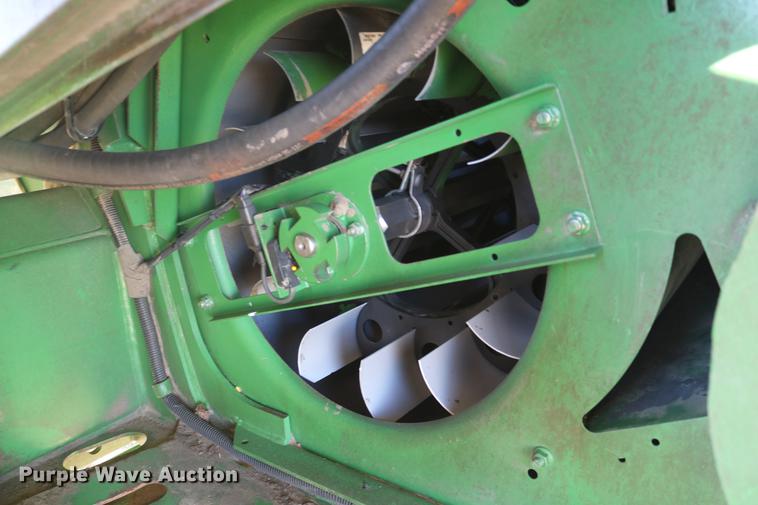 image for item BK9258 2013 John Deere S670 STS combine