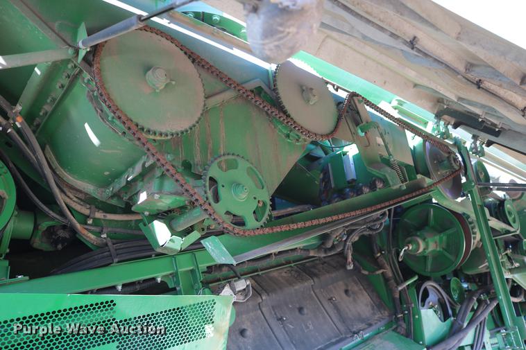 image for item BK9258 2013 John Deere S670 STS combine