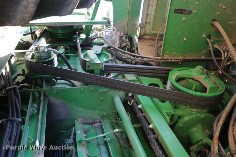 image for item BK9258 2013 John Deere S670 STS combine