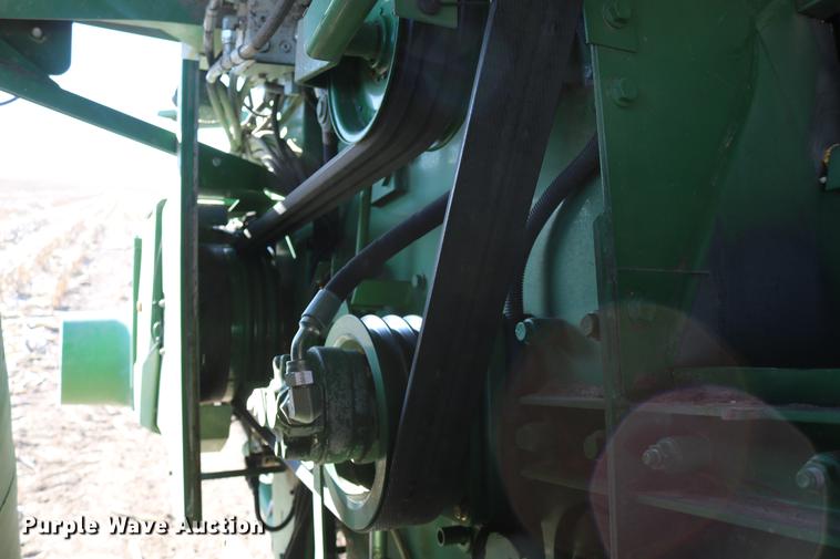 image for item BK9258 2013 John Deere S670 STS combine