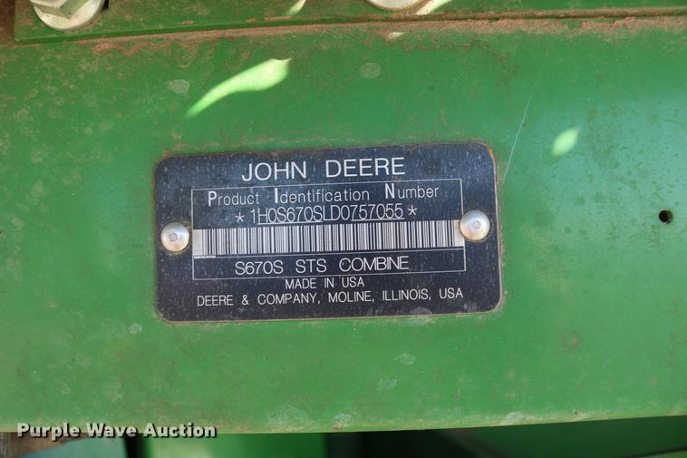 image for item BK9258 2013 John Deere S670 STS combine