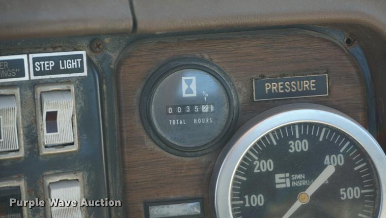 image for item DA1458 1984 International 51800 cab and chassis