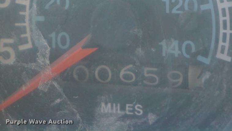 image for item DA1458 1984 International 51800 cab and chassis