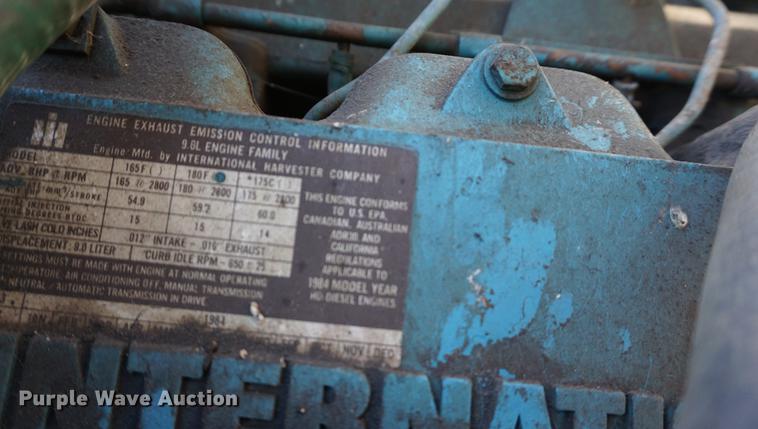 image for item DA1458 1984 International 51800 cab and chassis