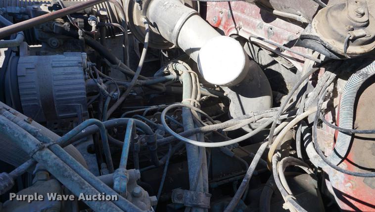 image for item DA1458 1984 International 51800 cab and chassis