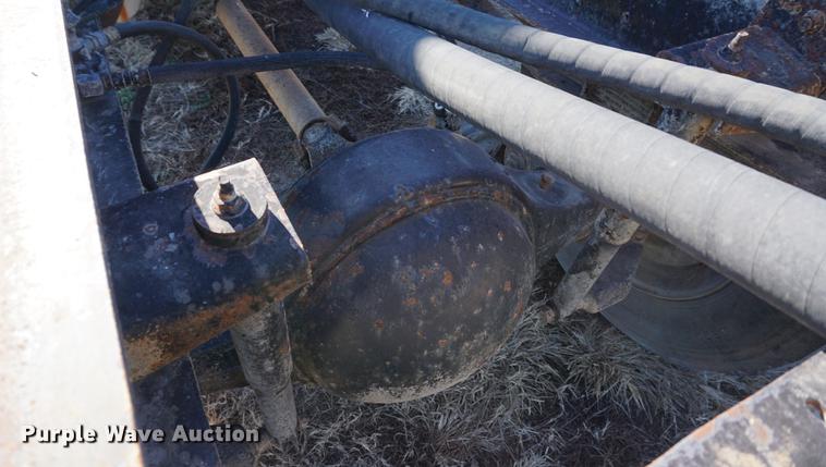 image for item DA1458 1984 International 51800 cab and chassis