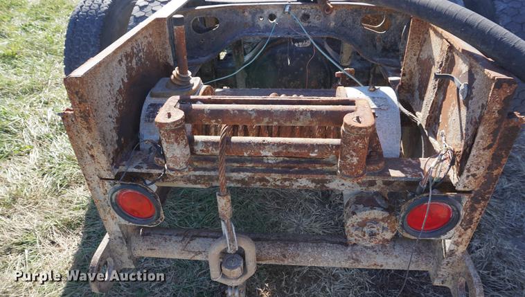 image for item DA1458 1984 International 51800 cab and chassis