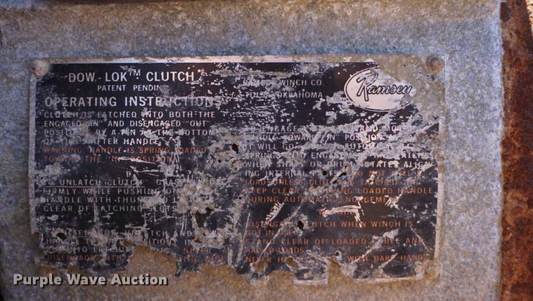 image for item DA1458 1984 International 51800 cab and chassis