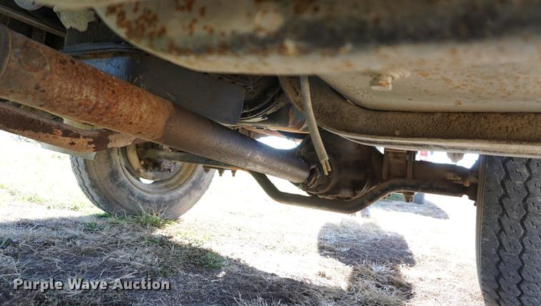 image for item DA1458 1984 International 51800 cab and chassis