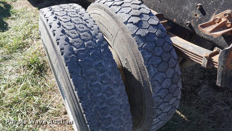 image for item DA1458 1984 International 51800 cab and chassis