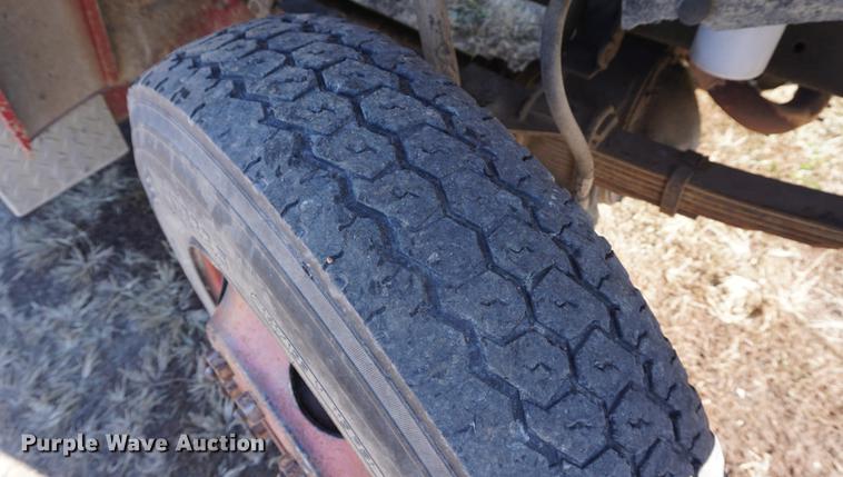 image for item DA1458 1984 International 51800 cab and chassis