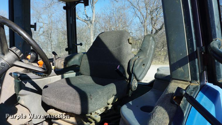 image for item DA1467 1995 Ford 8770 MFWD tractor