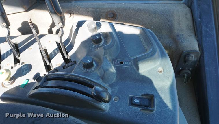 image for item DA1467 1995 Ford 8770 MFWD tractor