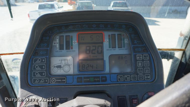 image for item DA1467 1995 Ford 8770 MFWD tractor