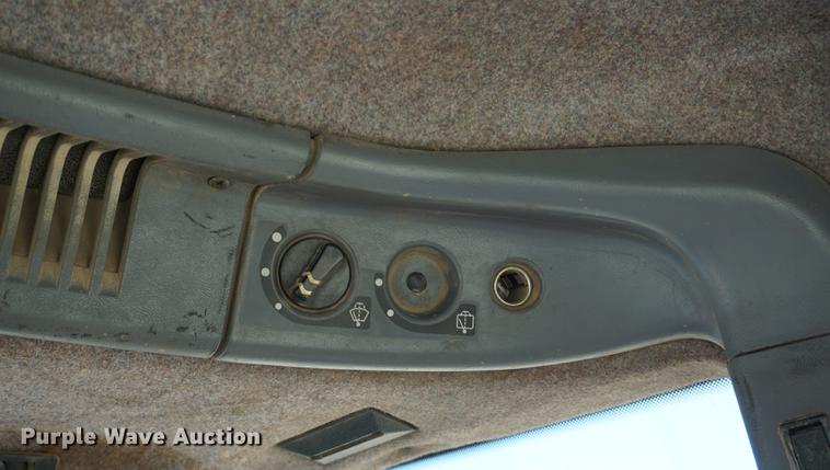 image for item DA1467 1995 Ford 8770 MFWD tractor