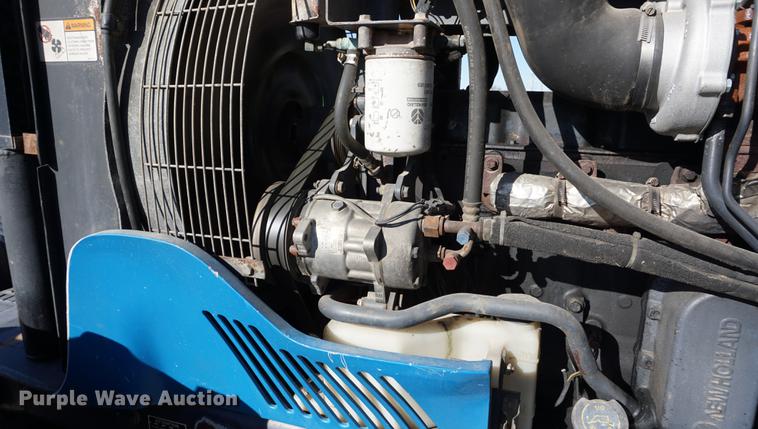 image for item DA1467 1995 Ford 8770 MFWD tractor